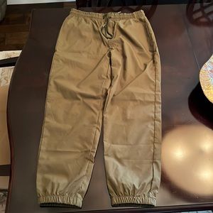 Men’s Green army polyester jogger, brand SHEIN, size medium